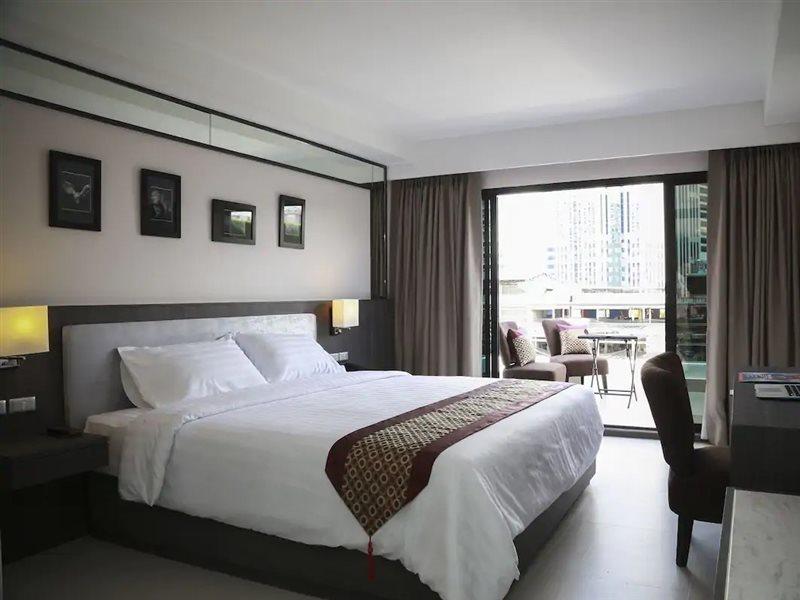 Double One By Aspira Hotel Banguecoque Exterior foto