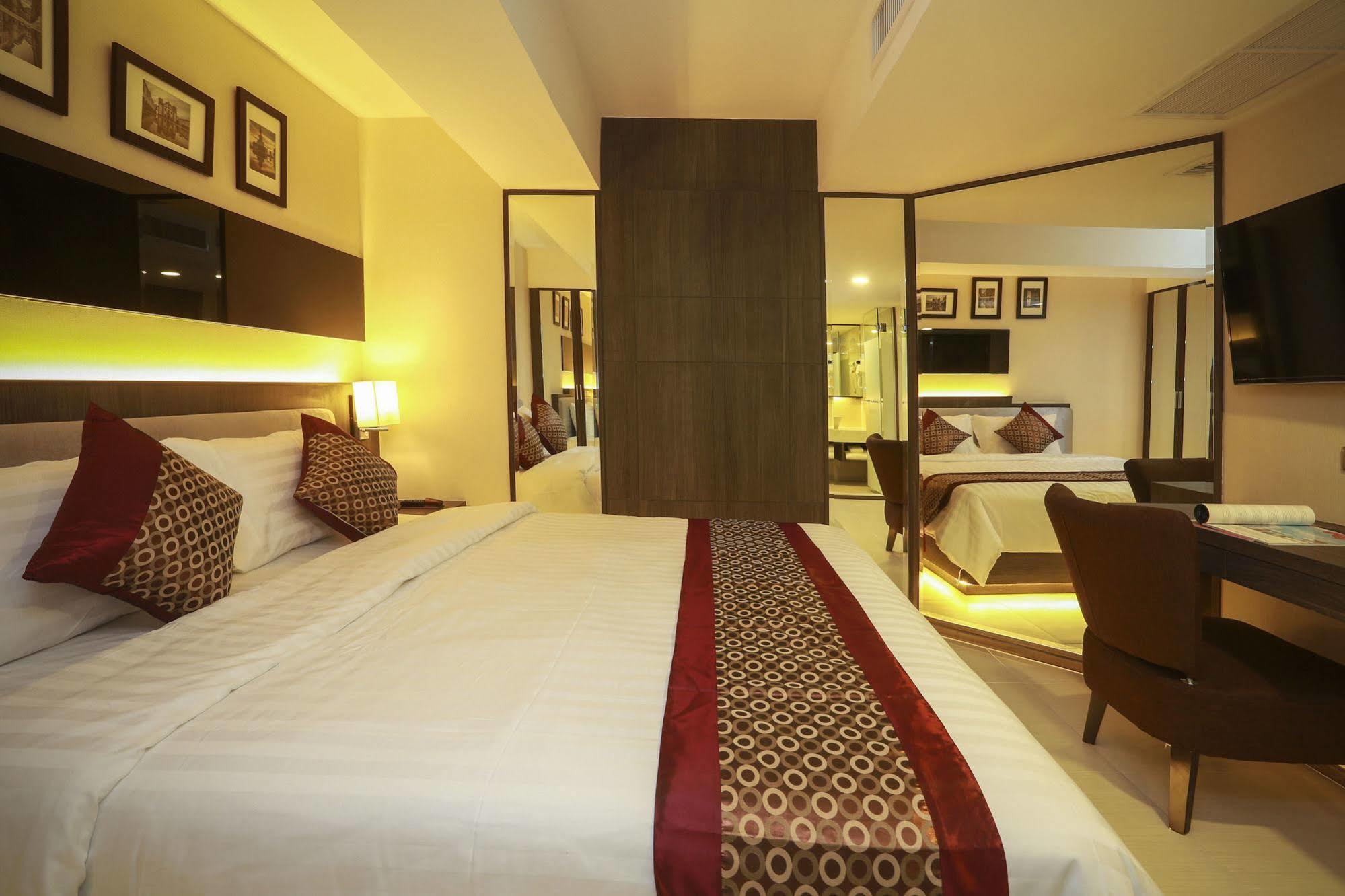 Double One By Aspira Hotel Banguecoque Exterior foto