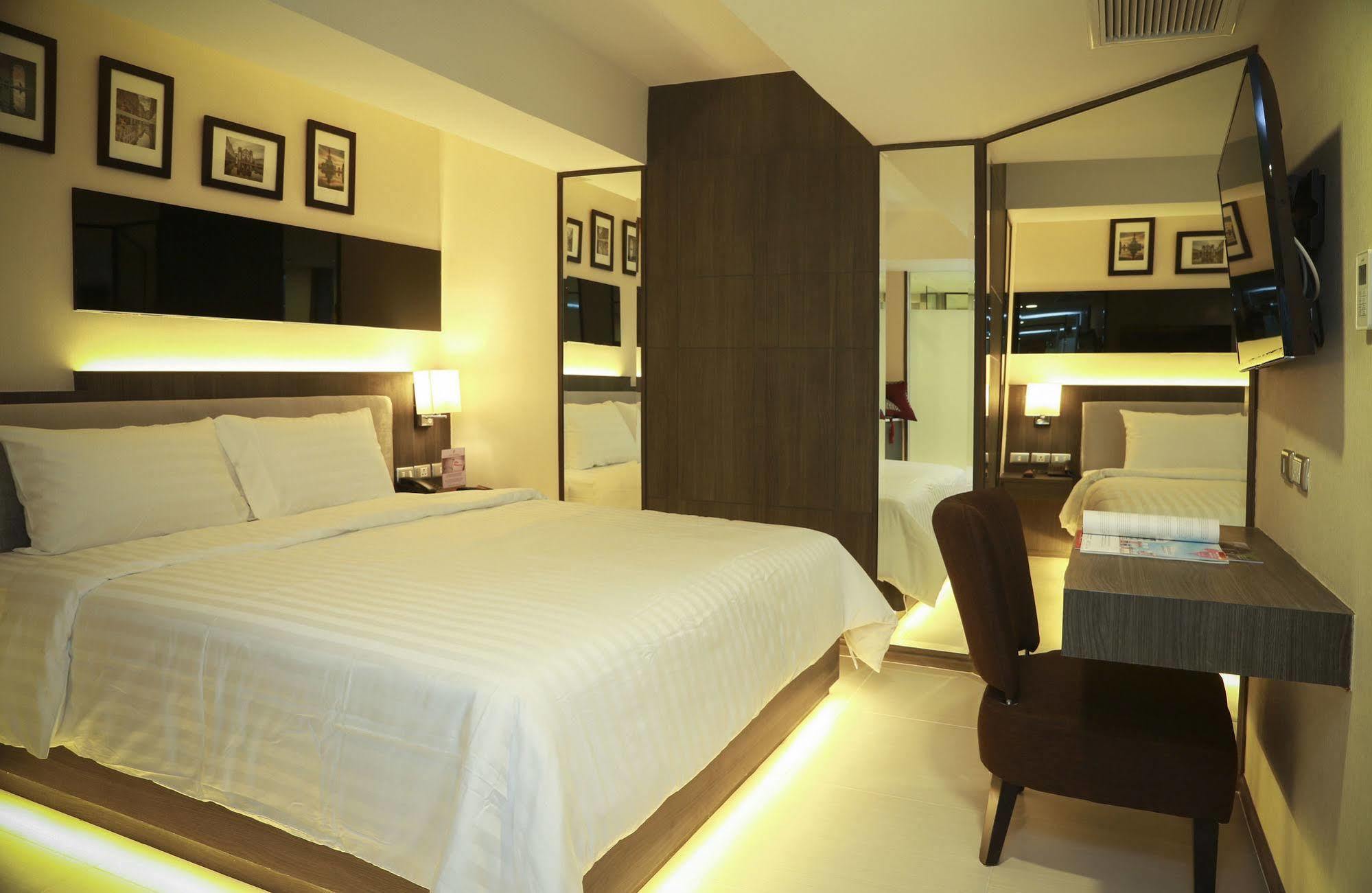 Double One By Aspira Hotel Banguecoque Exterior foto