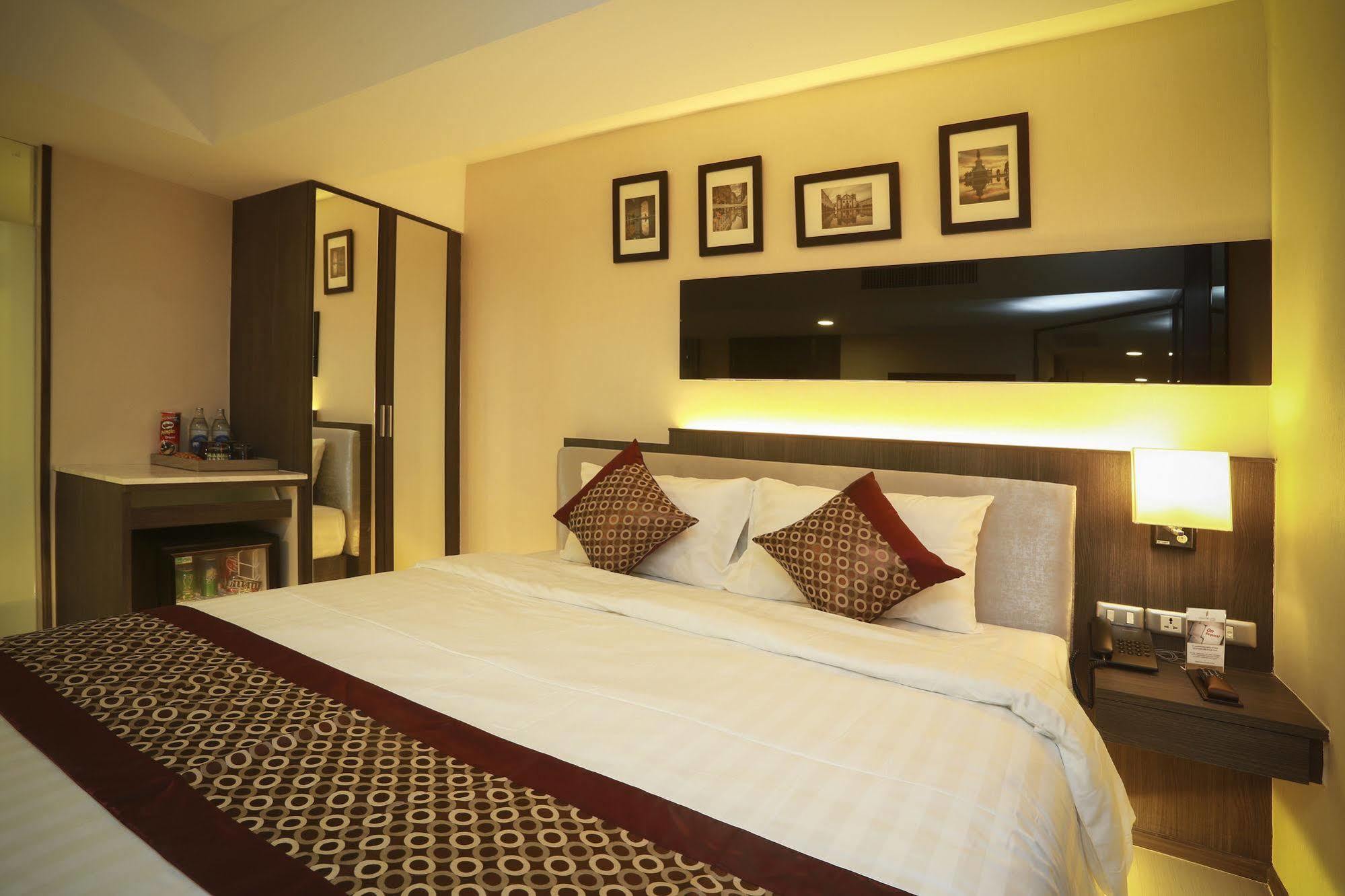 Double One By Aspira Hotel Banguecoque Exterior foto